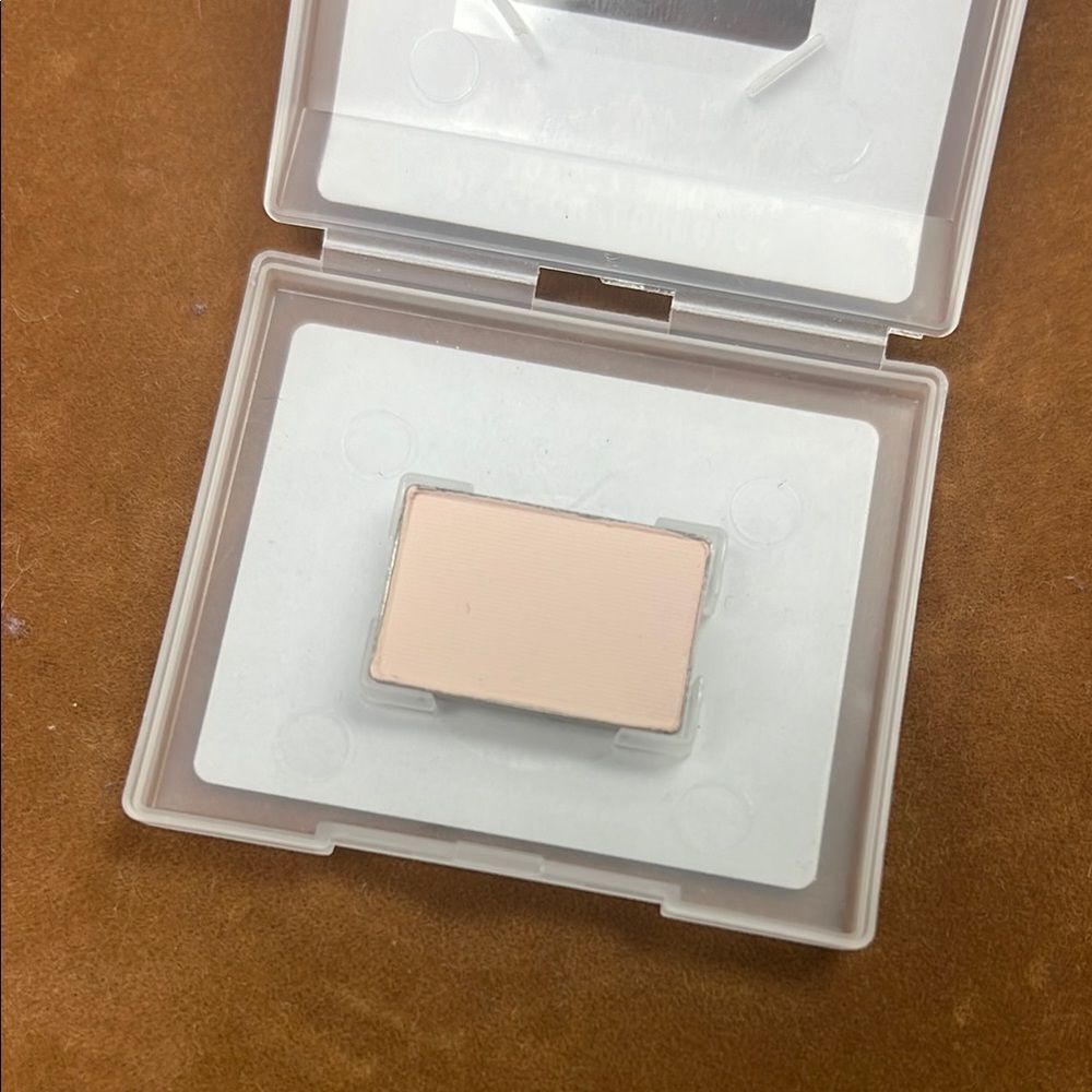 Mary Kay Chromafusion® Eye Shadow - Blossom/Bourgeon - Picture 3 of 4
